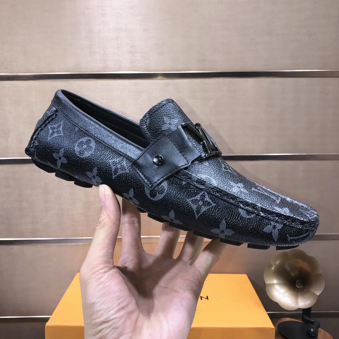 Men's men's shoes 💰420💰 [LV Doudou shoes] (water-dyed cowhide lining) new model is on the market, available on the official website. The new Doudou shoes are processed into single-color materials, and the uppers are made of imported cowhide material. The body of the shoe is fully hemmed with mark thread, and is lined with imported original cowhide leather. The elegant shoe shape is super suitable for all-matching, and the size is 38-44.